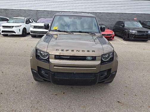 2024 Land Rover Defender 110 P400 X-Dynamic SE