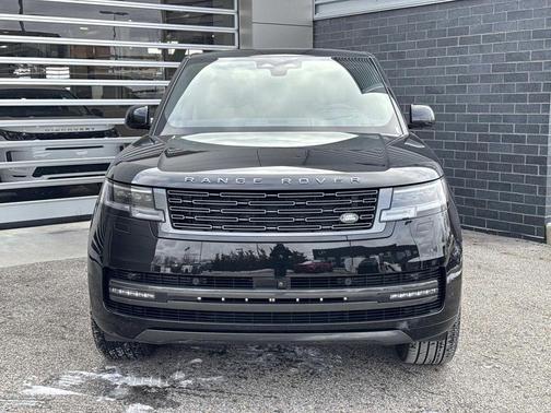 2025 Land Rover Range Rover P550e SE