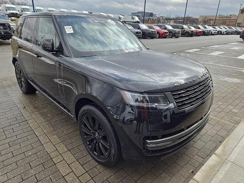 2025 Land Rover Range Rover P550e SE