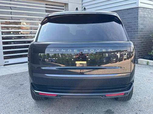 2025 Land Rover Range Rover P400 SE