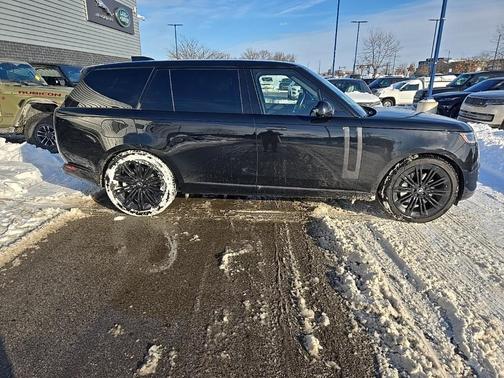 2025 Land Rover Range Rover P530 SE 7 Seat