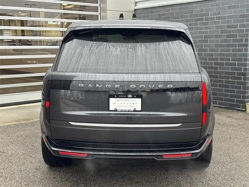 2025 Land Rover Range Rover P400 SE