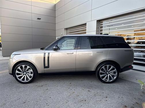 2025 Land Rover Range Rover P530 SE