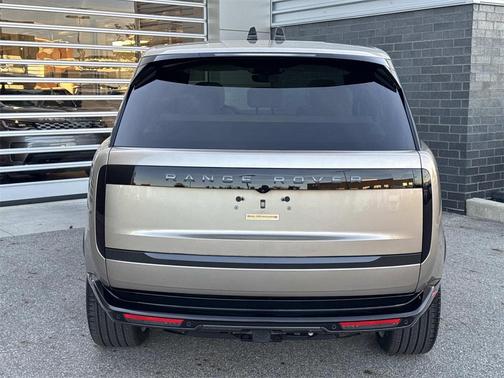 2025 Land Rover Range Rover P530 SE