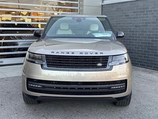 2025 Land Rover Range Rover P530 SE