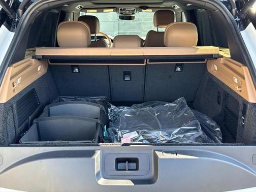 2025 Land Rover Range Rover P530 SE
