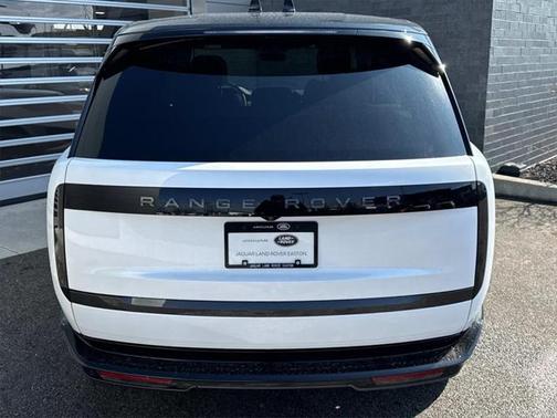2025 Land Rover Range Rover P530 SE