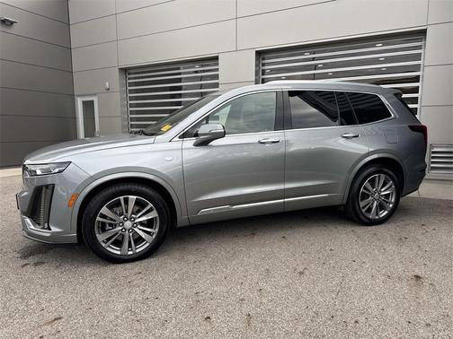 2025 Cadillac XT6 Premium Luxury FWD