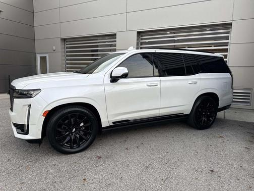 Crystal White Tricoat 2024 Cadillac Escalade Sport