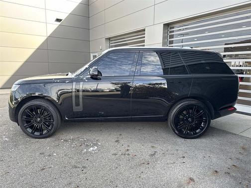 2024 Land Rover Range Rover P530 SE