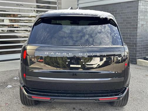 2024 Land Rover Range Rover P530 SE
