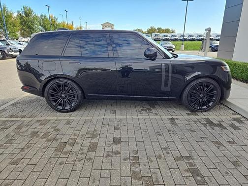 2024 Land Rover Range Rover P530 SE