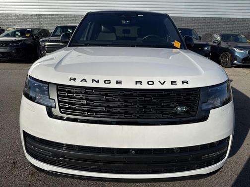 2023 Land Rover Range Rover P400 SE