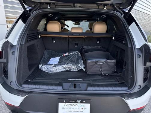 2025 Land Rover Range Rover Sport SE