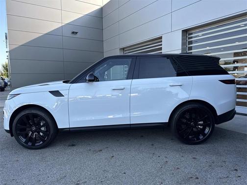 2025 Land Rover Range Rover Sport SE