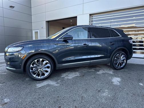 2022 Lincoln Nautilus Reserve