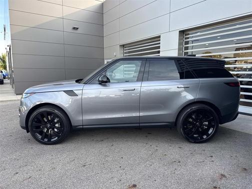 2025 Land Rover Range Rover Sport SE