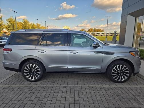 2024 Lincoln Navigator Black Label