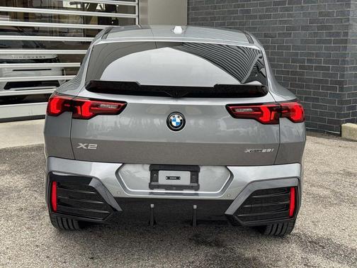 Skyscraper Grey Metallic 2025 BMW X2 xDrive28i