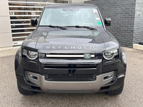 2025 Land Rover Defender 110 P500 X-Dynamic SE