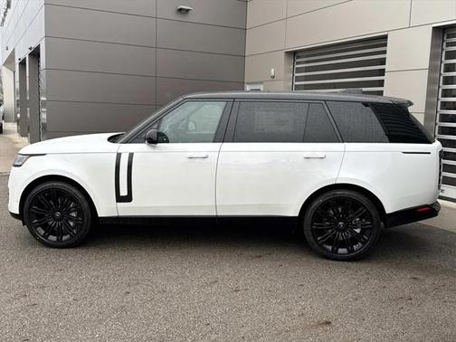 2025 Land Rover Range Rover P530 SE 7 Seat