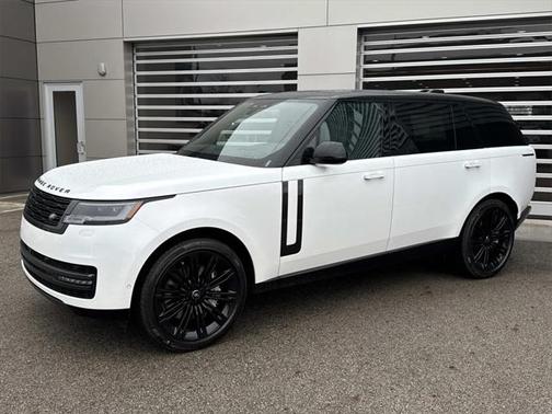 2025 Land Rover Range Rover P530 SE 7 Seat