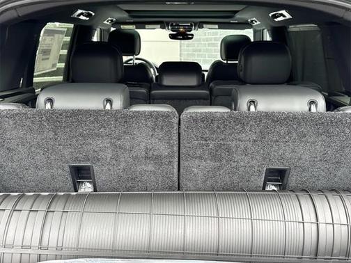 2025 Land Rover Range Rover P530 SE 7 Seat