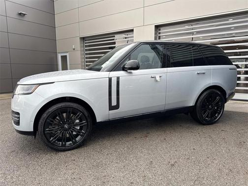2025 Land Rover Range Rover P530 SE