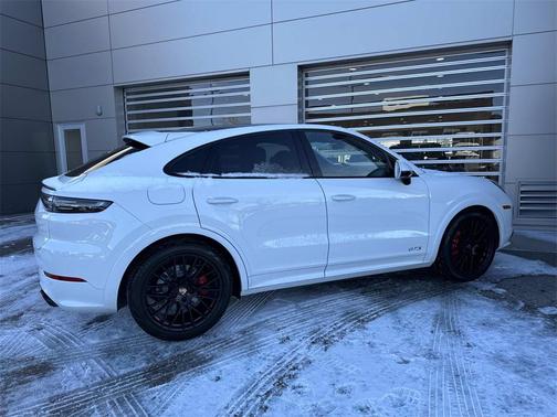 2021 Porsche Cayenne GTS