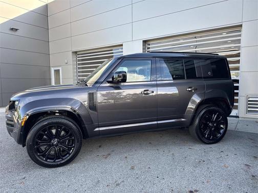 2025 Land Rover Defender P635 OCTA