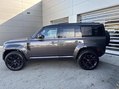 2025 Land Rover Defender P635 OCTA