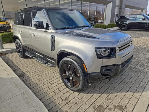 2024 Land Rover Defender 110 P400 X-Dynamic SE