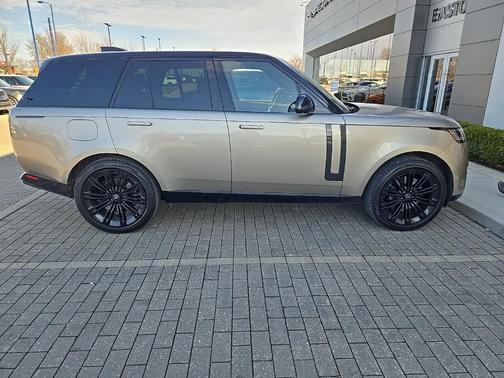 2023 Land Rover Range Rover P530 SE