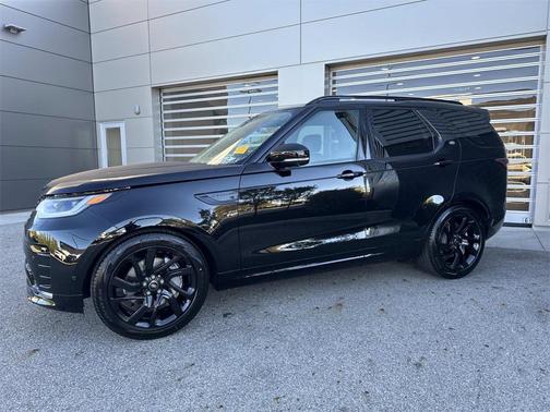 2025 Land Rover Discovery P300 Dynamic SE