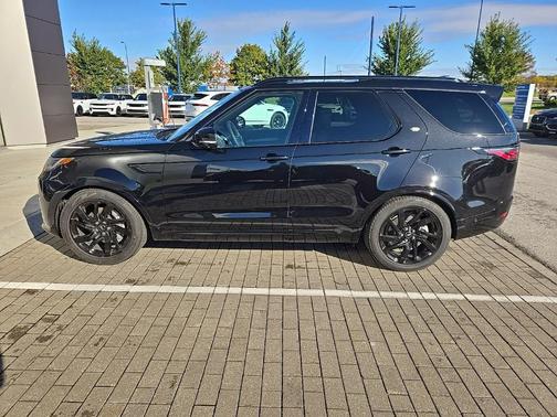 2025 Land Rover Discovery P300 Dynamic SE