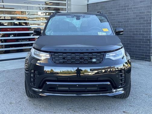 2025 Land Rover Discovery P300 Dynamic SE