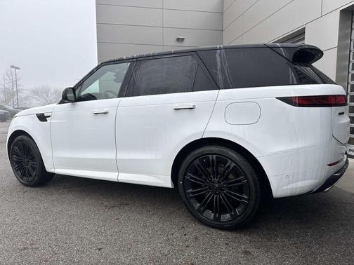 2026 Land Rover Range Rover Sport SE