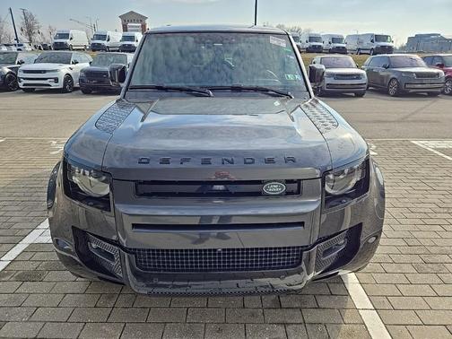 2025 Land Rover Defender V8