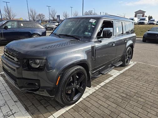 2025 Land Rover Defender V8