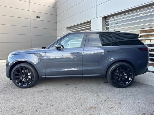 2025 Land Rover Range Rover Sport SE