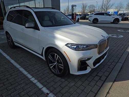 2022 BMW X7 M50i