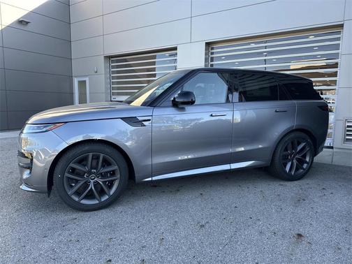 2025 Land Rover Range Rover Sport SE