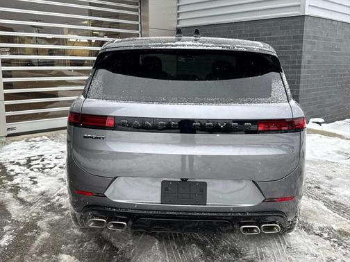2025 Land Rover Range Rover Sport SE