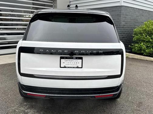 2025 Land Rover Range Rover P400 SE