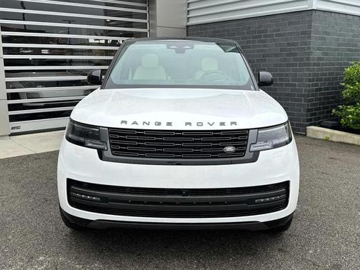 2025 Land Rover Range Rover P400 SE