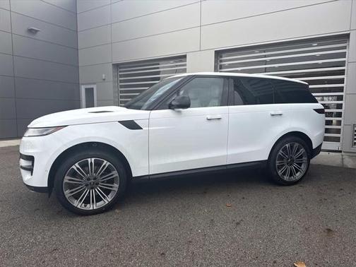2025 Land Rover Range Rover Sport SE