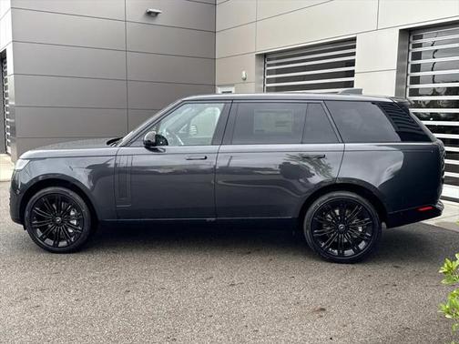 2025 Land Rover Range Rover P530 SE 7 Seat