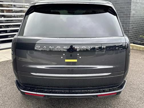 2025 Land Rover Range Rover P530 SE 7 Seat