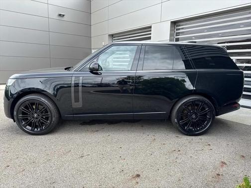 2025 Land Rover Range Rover P400 SE