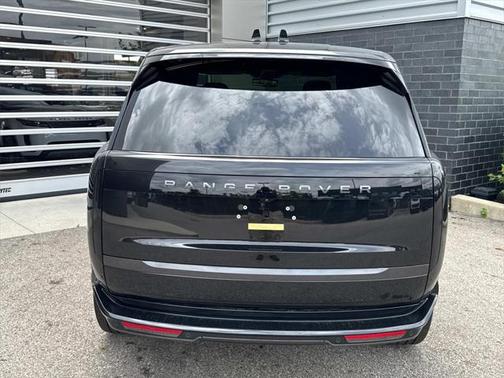 2025 Land Rover Range Rover P400 SE